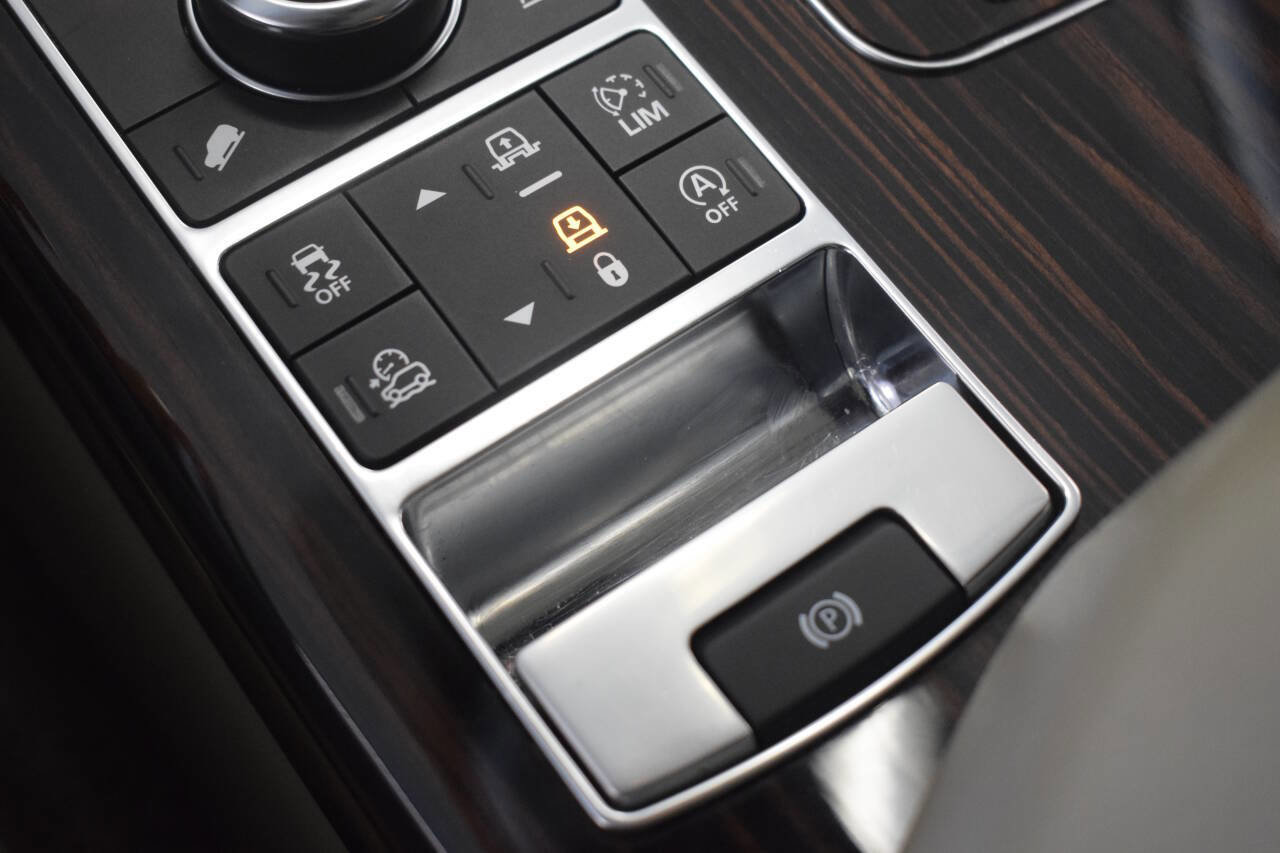 Used 2017 Land Rover Range Rover image 52