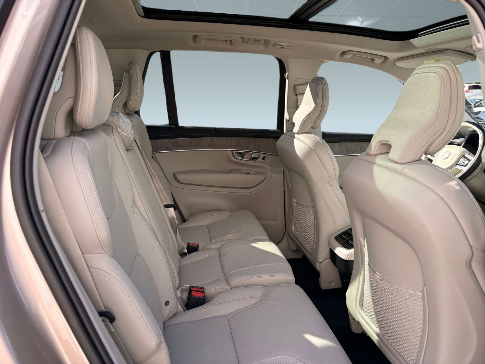 New 2026 Volvo XC90 B6 Ultra image 26