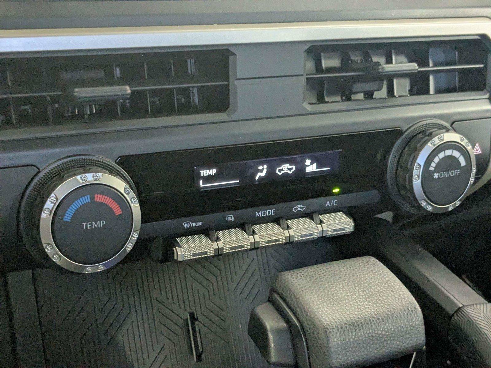 Used 2025 Toyota Tacoma SR AWD/4WD image 22
