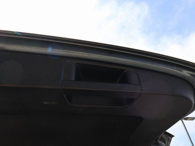 Used 2023 Volkswagen Tiguan SE image 21