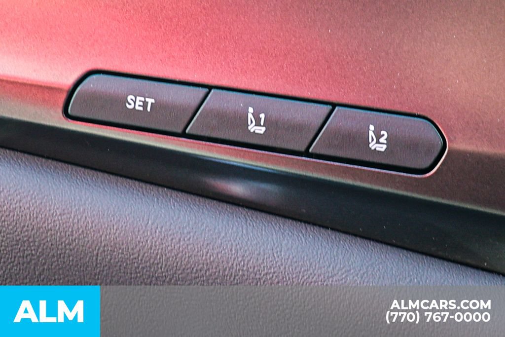 Used 2025 Kia Carnival SX w/ SX Dark Edition Package FWD image 51
