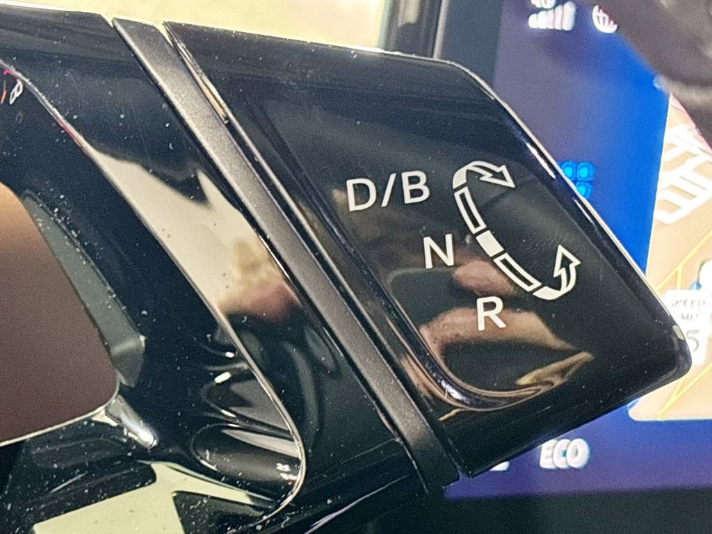 Certified 2024 Volkswagen ID.4 2WD image 18