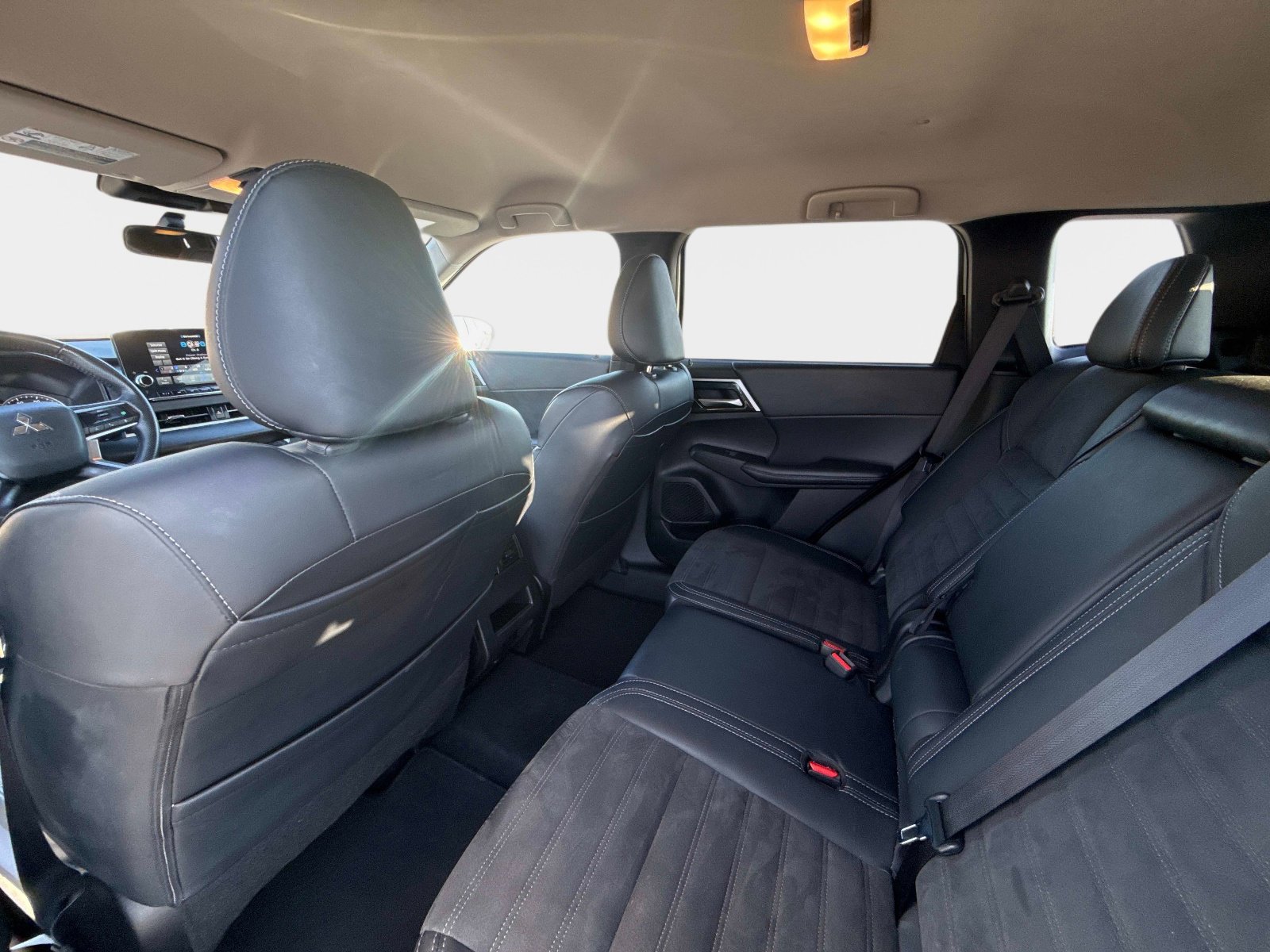 Used 2024 Mitsubishi Outlander SE image 20