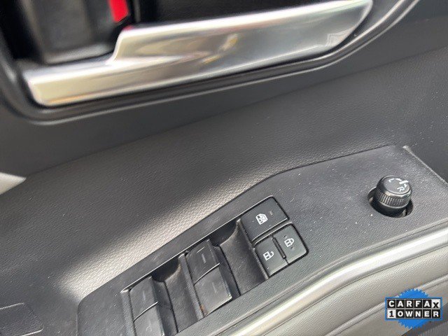 Used 2020 Toyota Highlander XLE image 19