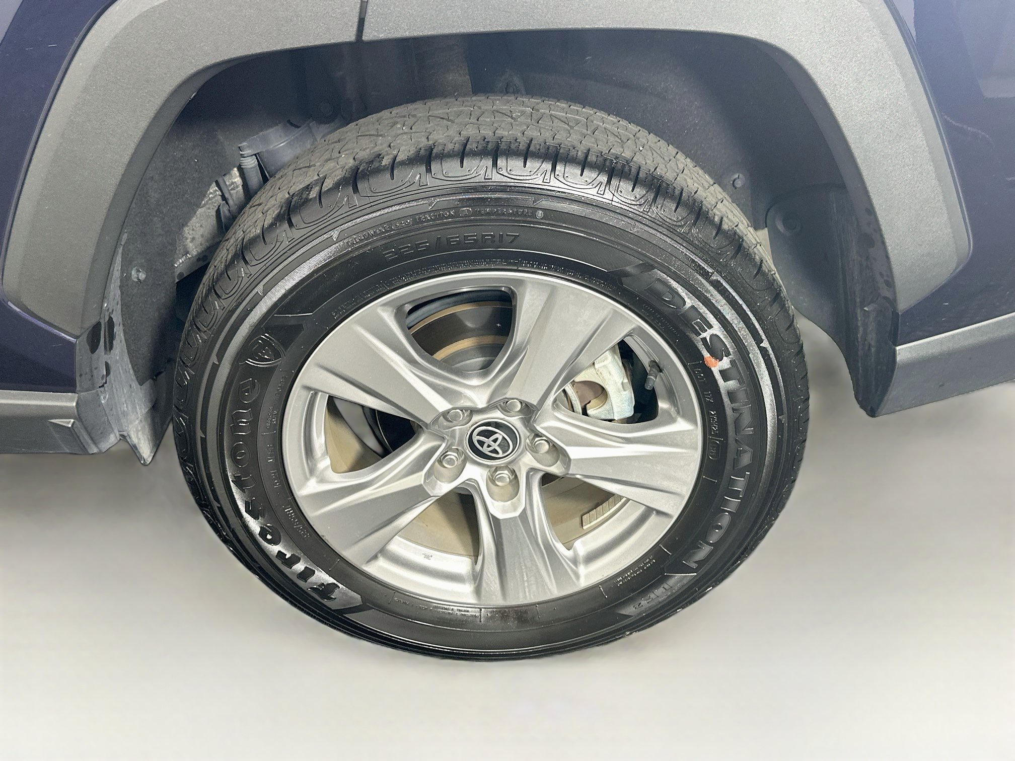 Used 2025 Toyota RAV4 XLE AWD/4WD image 11