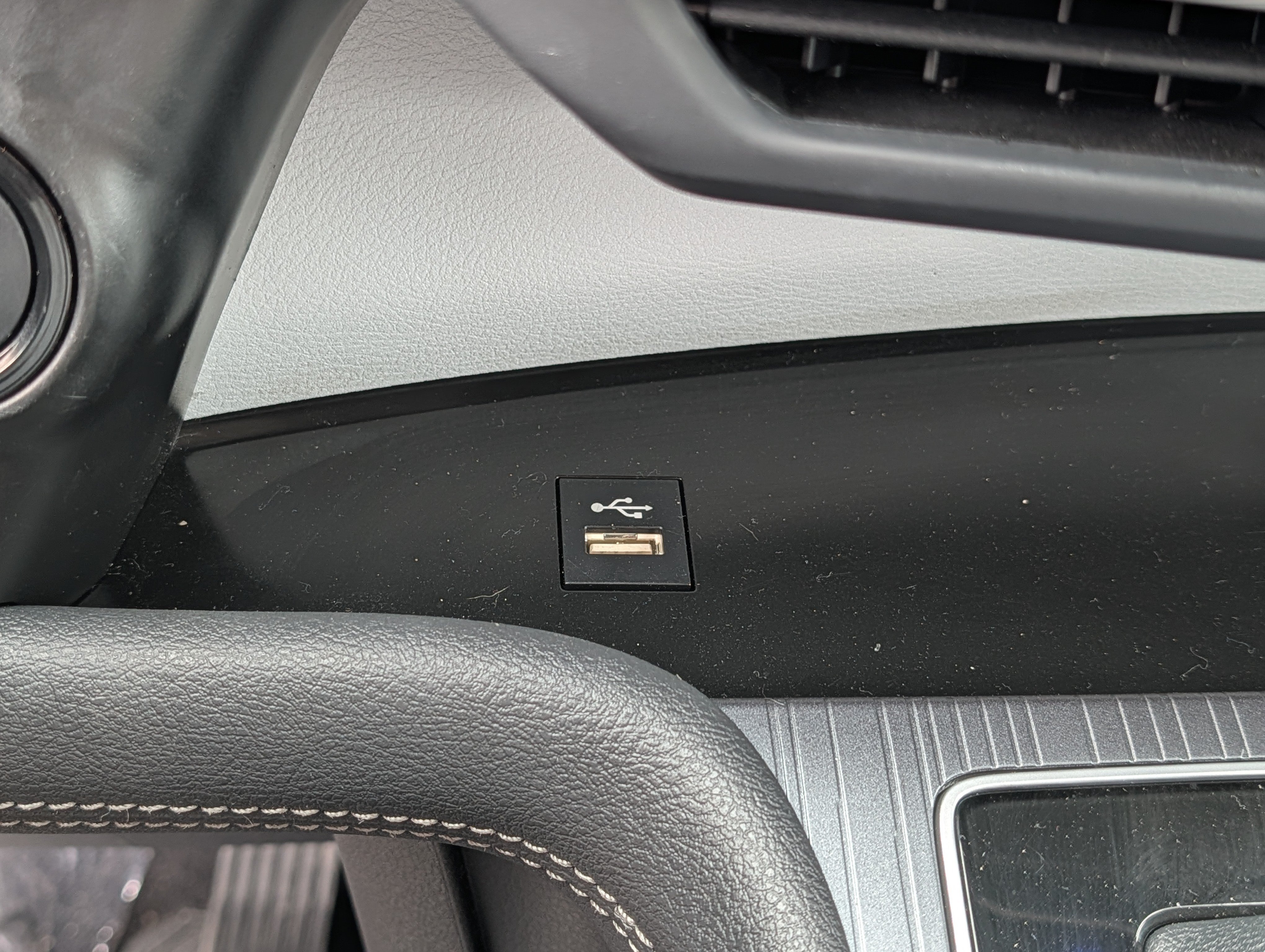 Certified 2026 Toyota Sienna LE FWD image 31