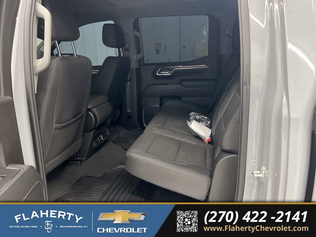 Used 2024 Chevrolet Silverado 1500 LT AWD/4WD image 11