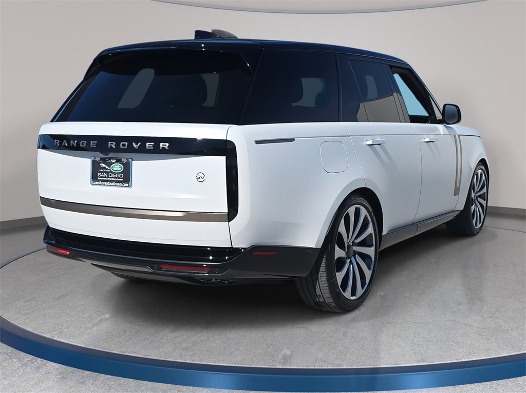 New 2026 Land Rover Range Rover SV image 5