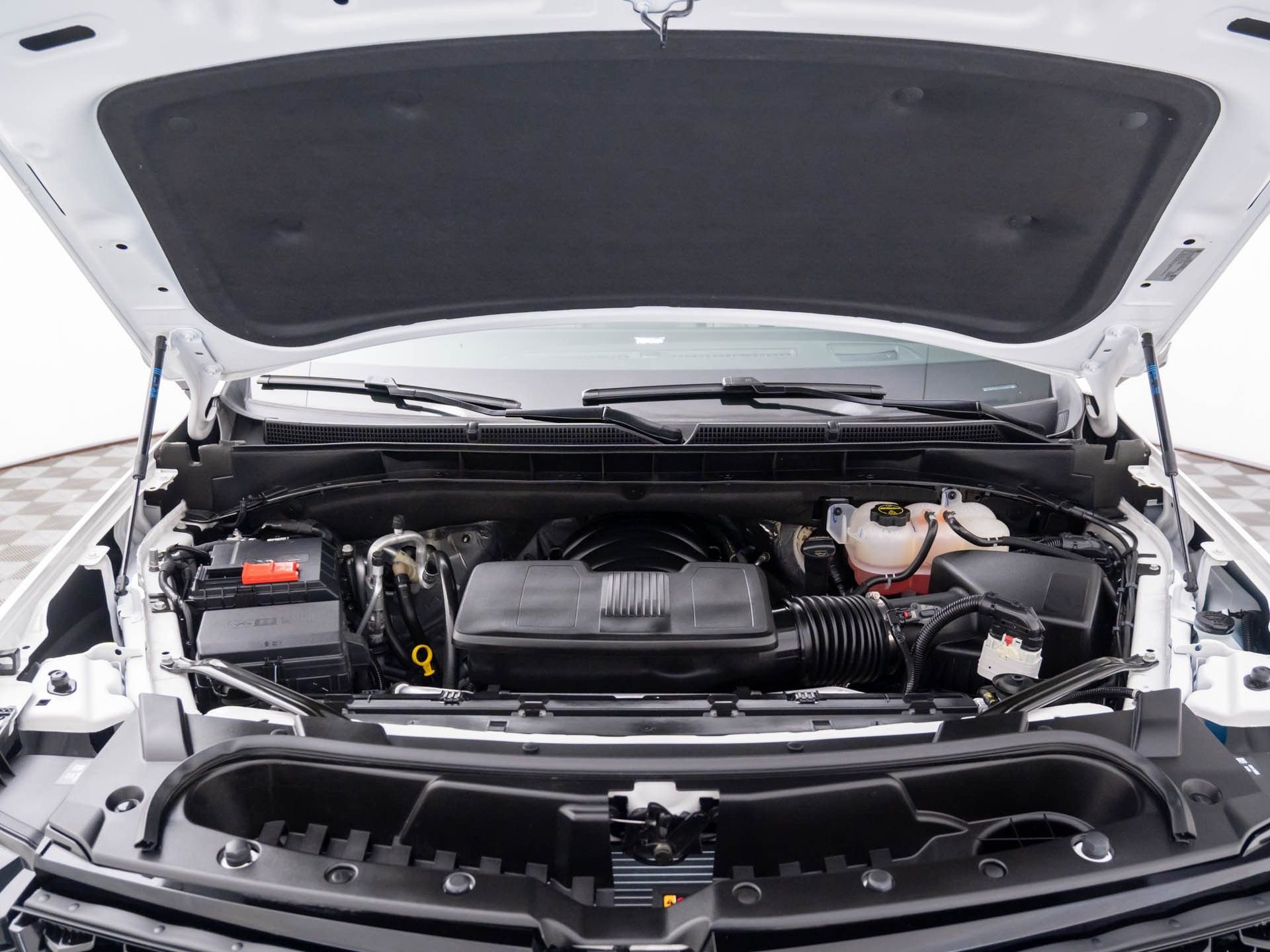 Certified 2025 Cadillac Escalade ESV Sport w/ LPO, ONYX Package image 39