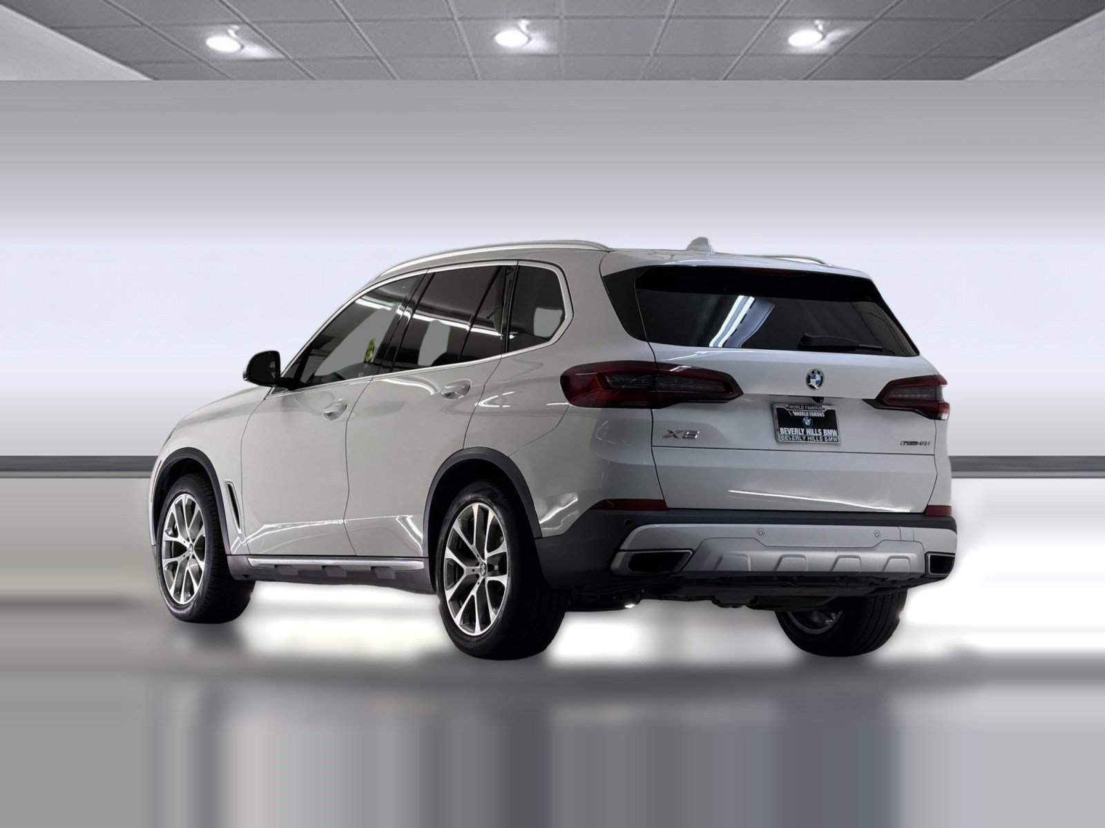 Used 2021 BMW X5 sDrive40i w/ Convenience Package image 3