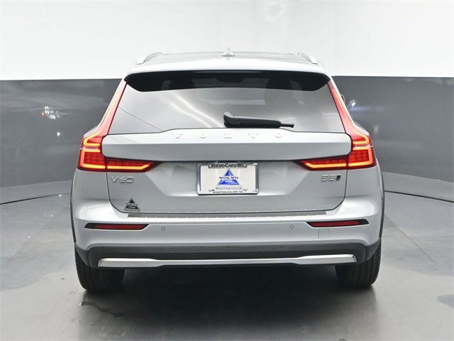 New 2026 Volvo V60 B5 Cross Country Plus w/ Protection Package Premier image 7