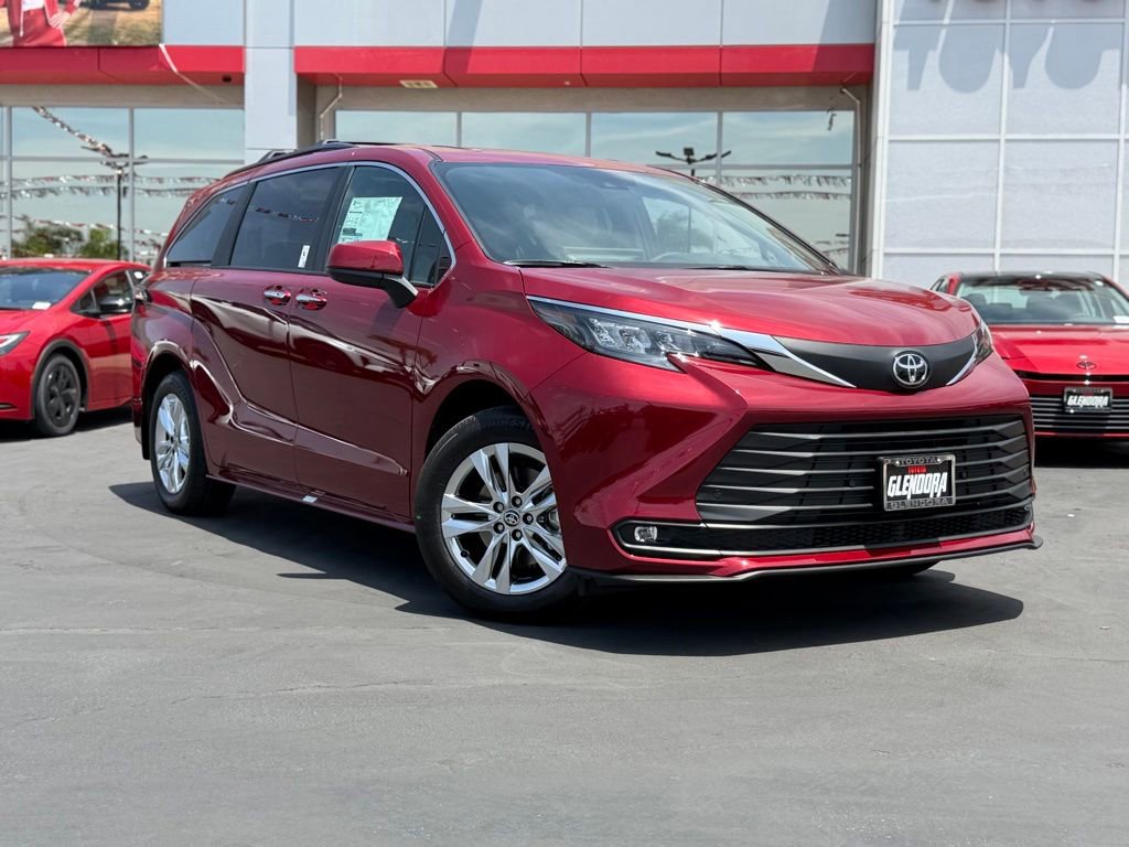 New 2026 Toyota Sienna XLE FWD image 1