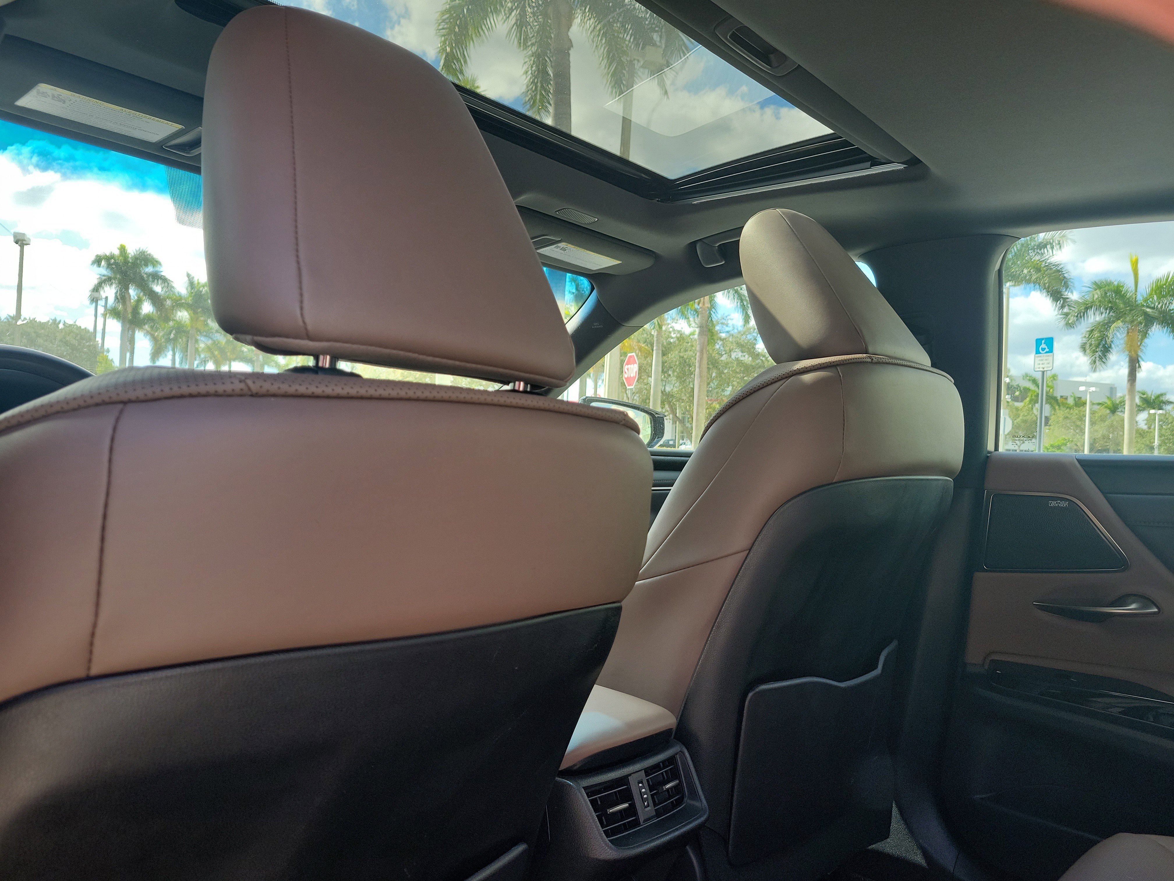 Used 2023 Lexus ES 350 w/ Premium Package image 16