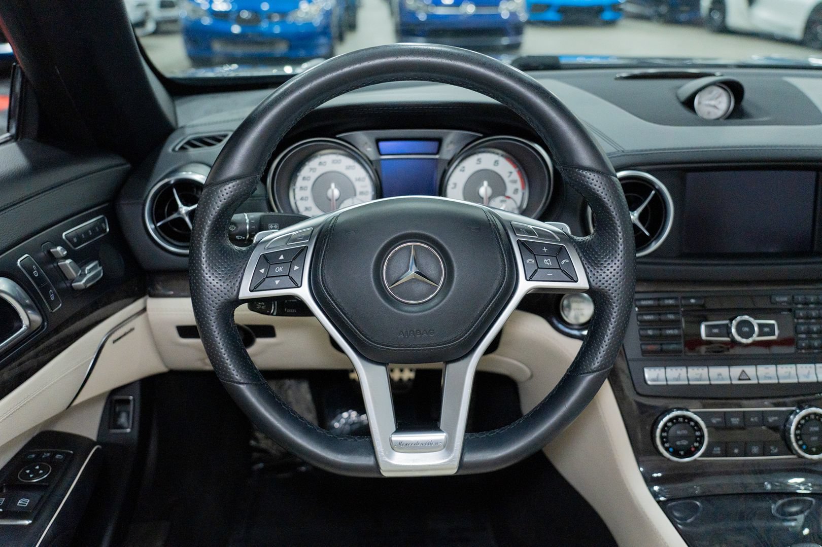 Used 2013 Mercedes-Benz SL 550 image 32