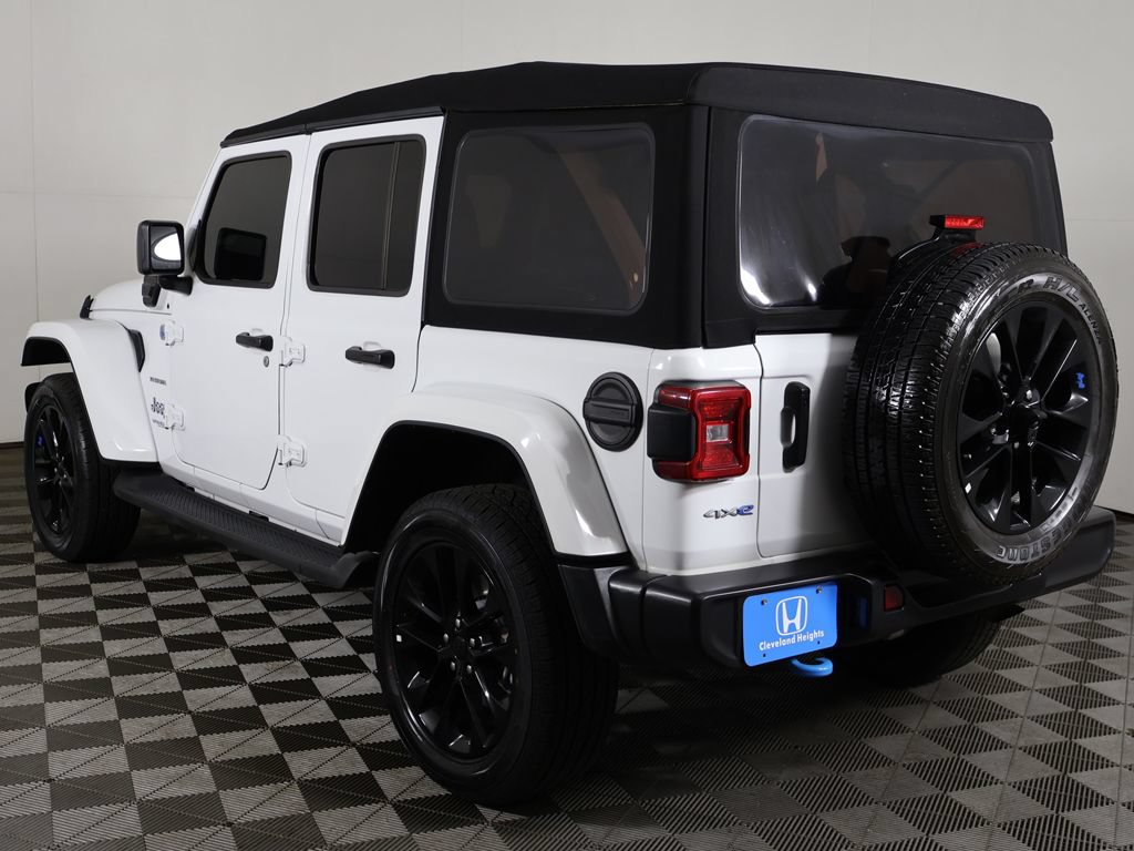 Used 2022 Jeep Wrangler Unlimited Sahara w/ Cold Weather Group AWD/4WD image 6