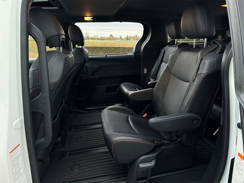 Certified 2024 Toyota Sienna XSE image 25
