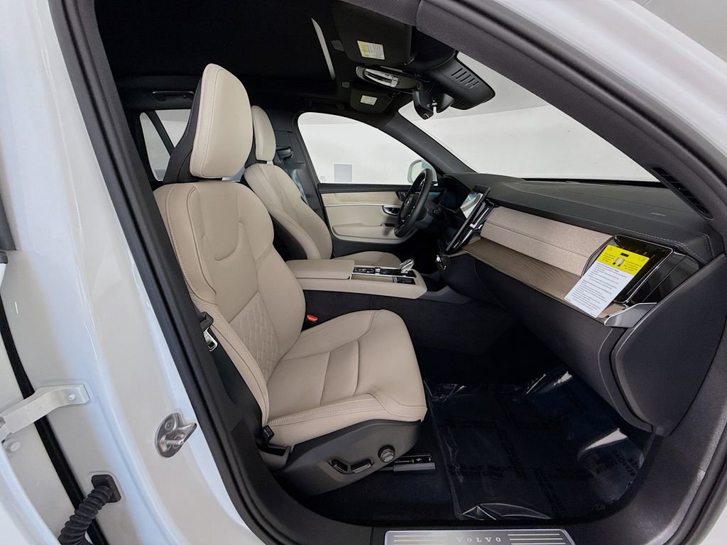 New 2026 Volvo XC90 B6 Plus w/ Protection Package Premier image 29