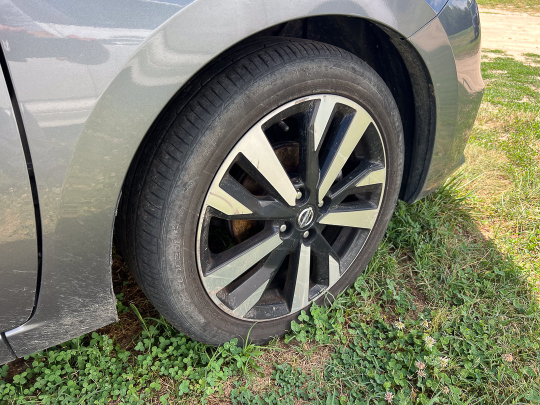 Used 2022 Nissan Versa SR FWD image 6