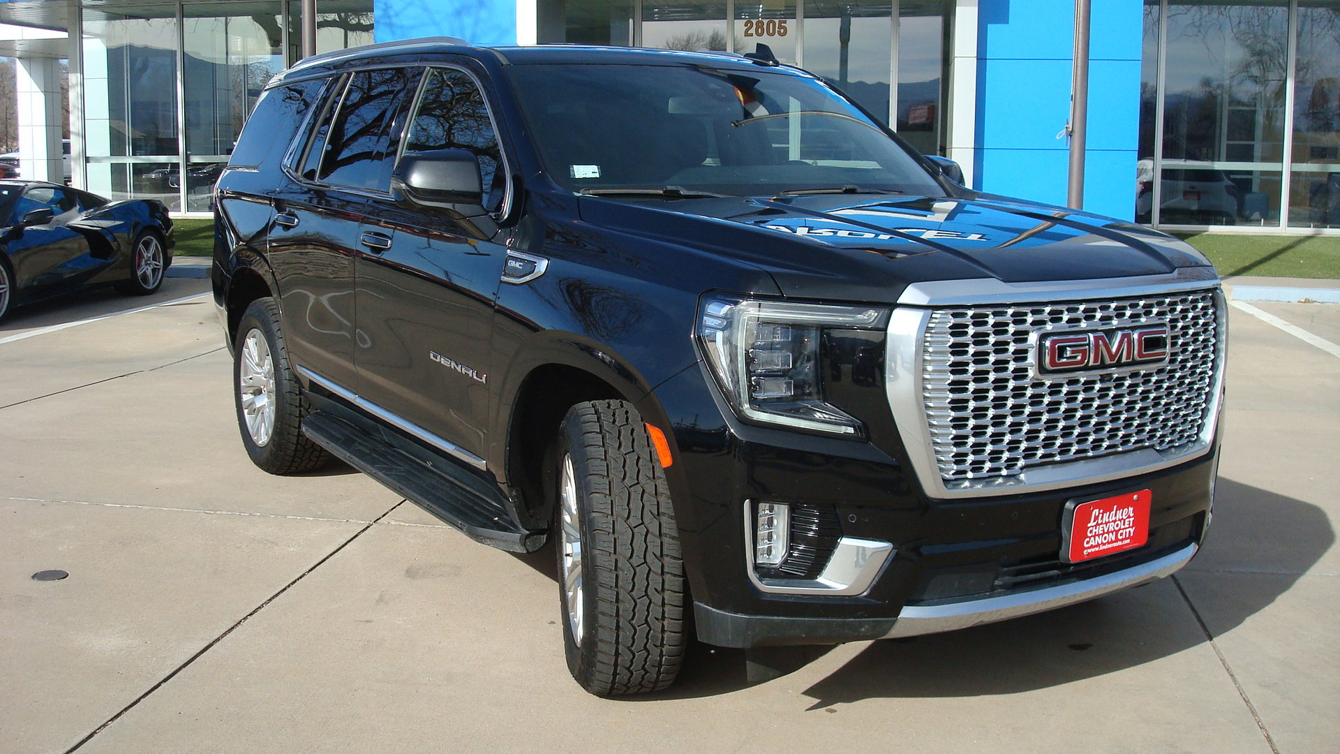 Used 2022 GMC Yukon Denali AWD/4WD image 3