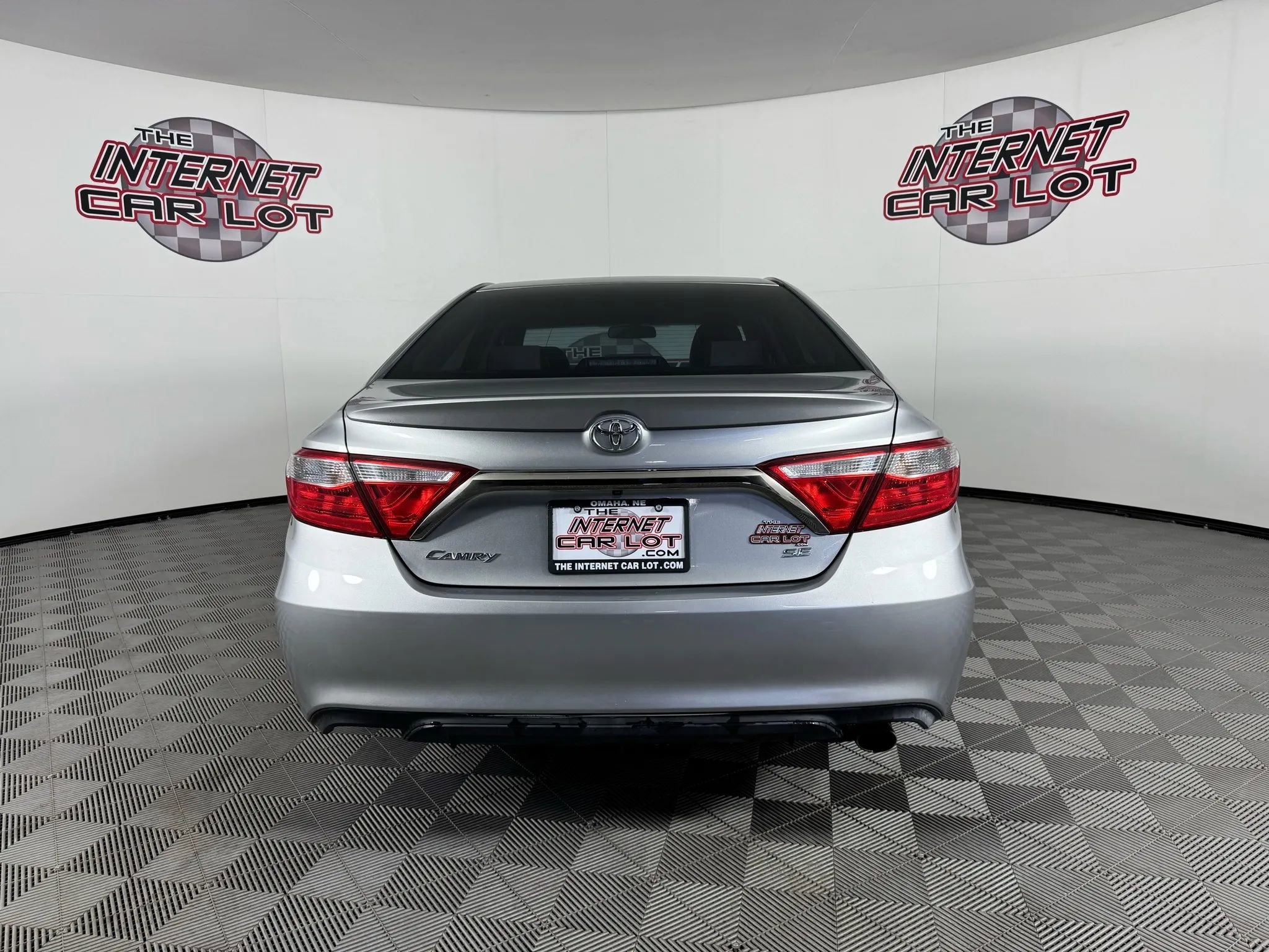 Used 2017 Toyota Camry SE image 6