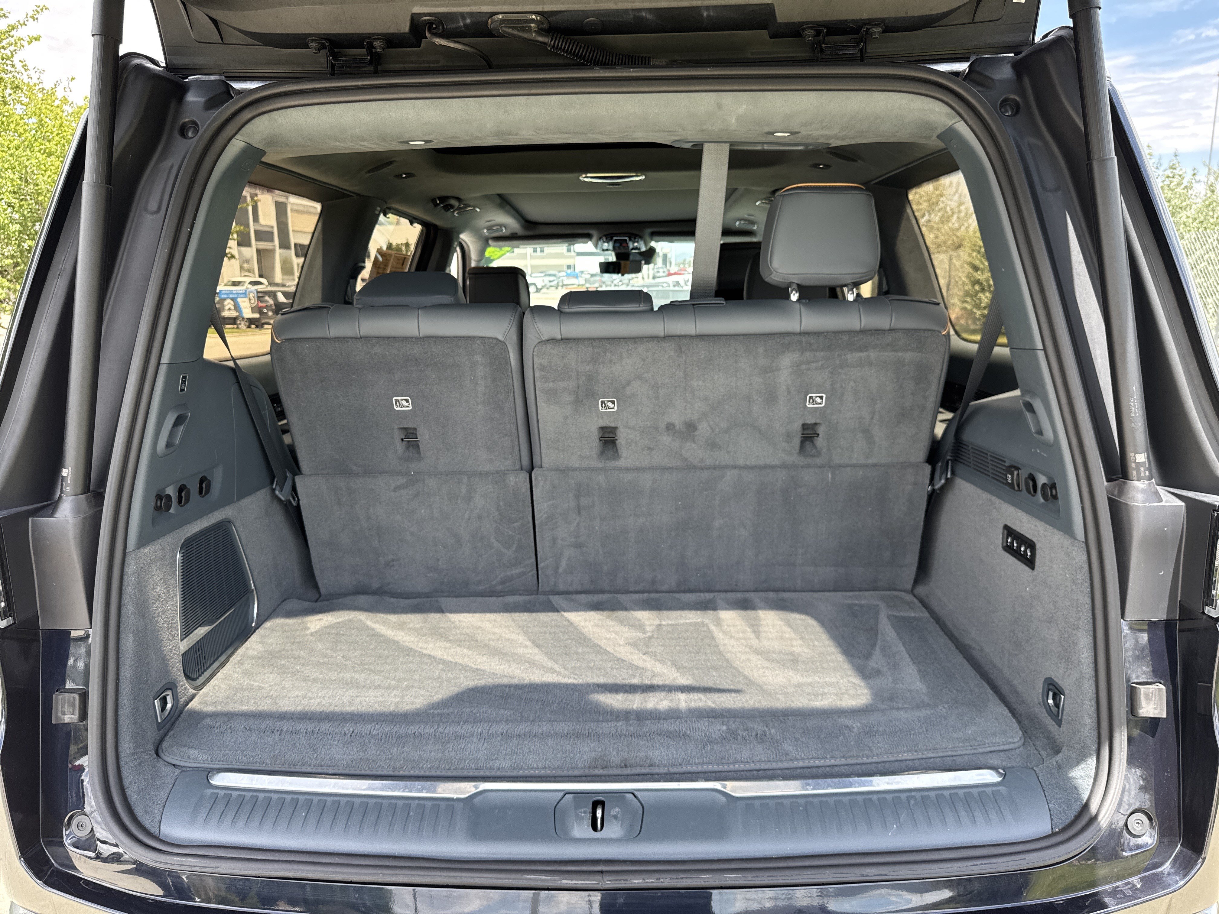 Used 2022 Jeep Grand Wagoneer Series III w/ Rear Seat Video Group 1 AWD/4WD image 25