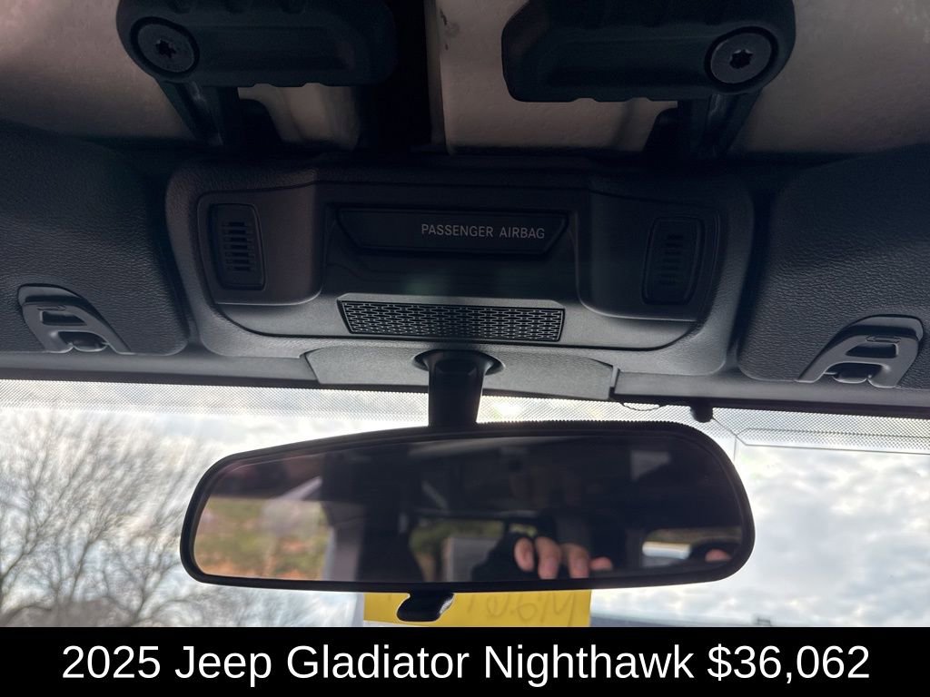 Used 2025 Jeep Gladiator Sport image 30