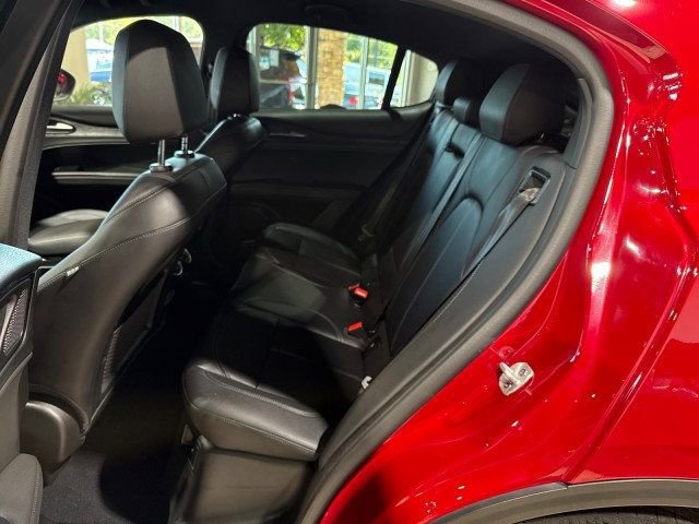 Used 2024 Alfa Romeo Stelvio Sprint image 23
