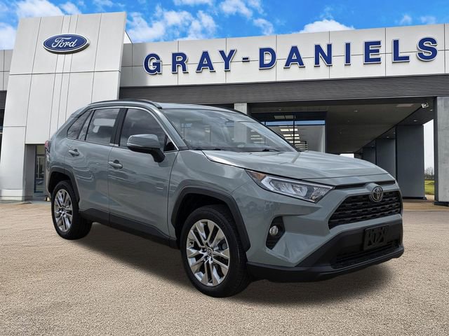Used 2020 Toyota RAV4 XLE Premium image 1