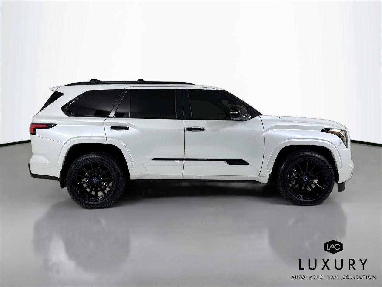Used 2024 Toyota Sequoia Capstone AWD/4WD image 5