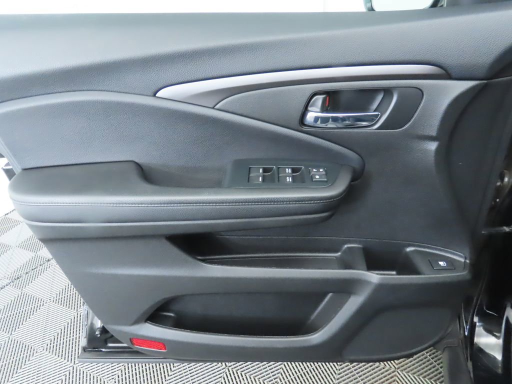 Used 2022 Honda Pilot Sport image 25