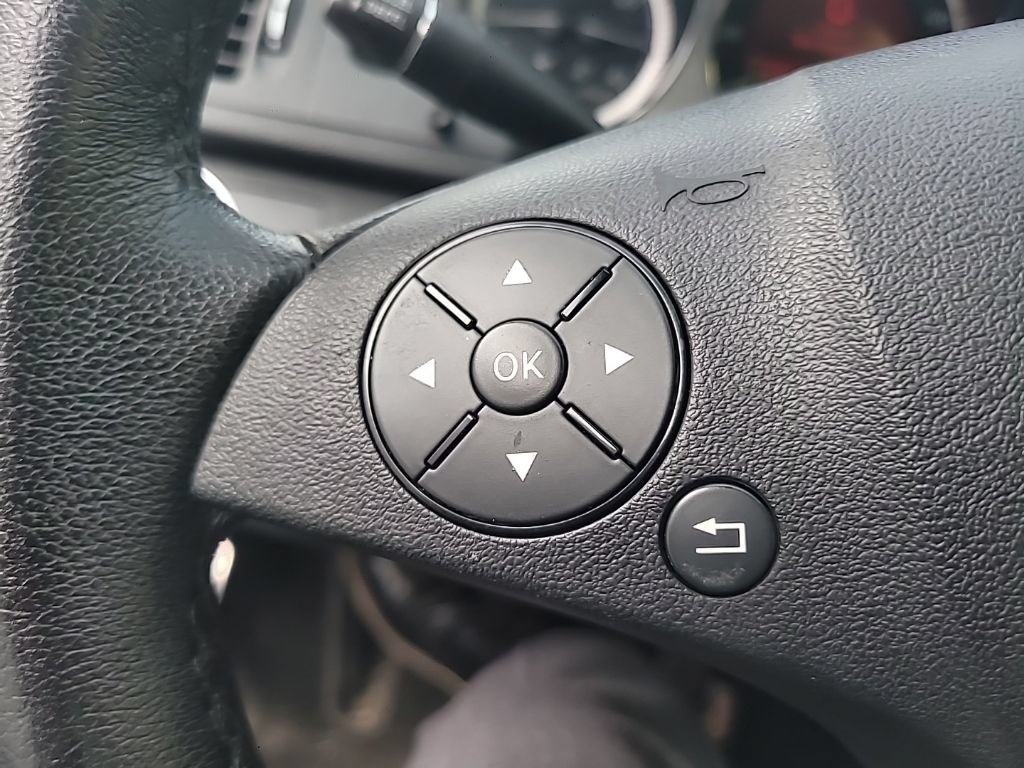 Used 2009 Mercedes-Benz C 300 Sedan image 19