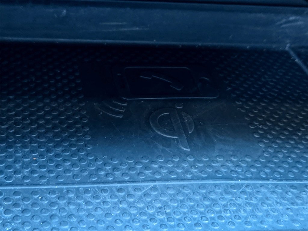 Used 2022 Volkswagen Tiguan SEL R-Line image 22