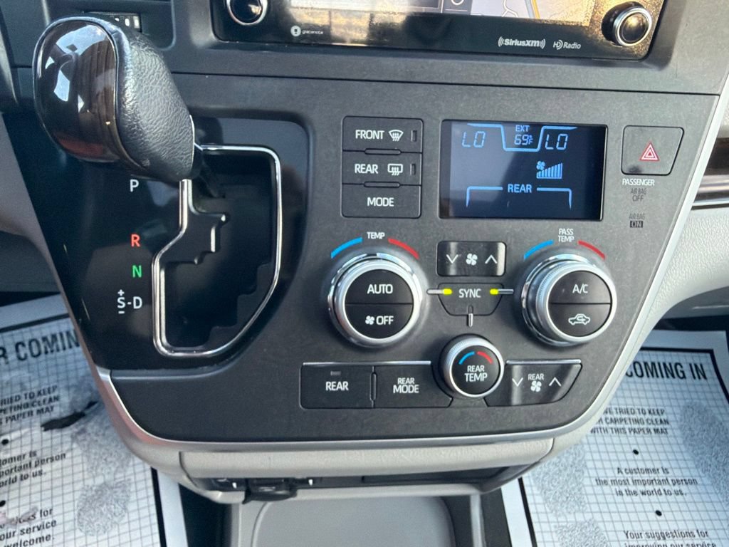Used 2020 Toyota Sienna XLE w/ XLE Navigation Package AWD/4WD image 29