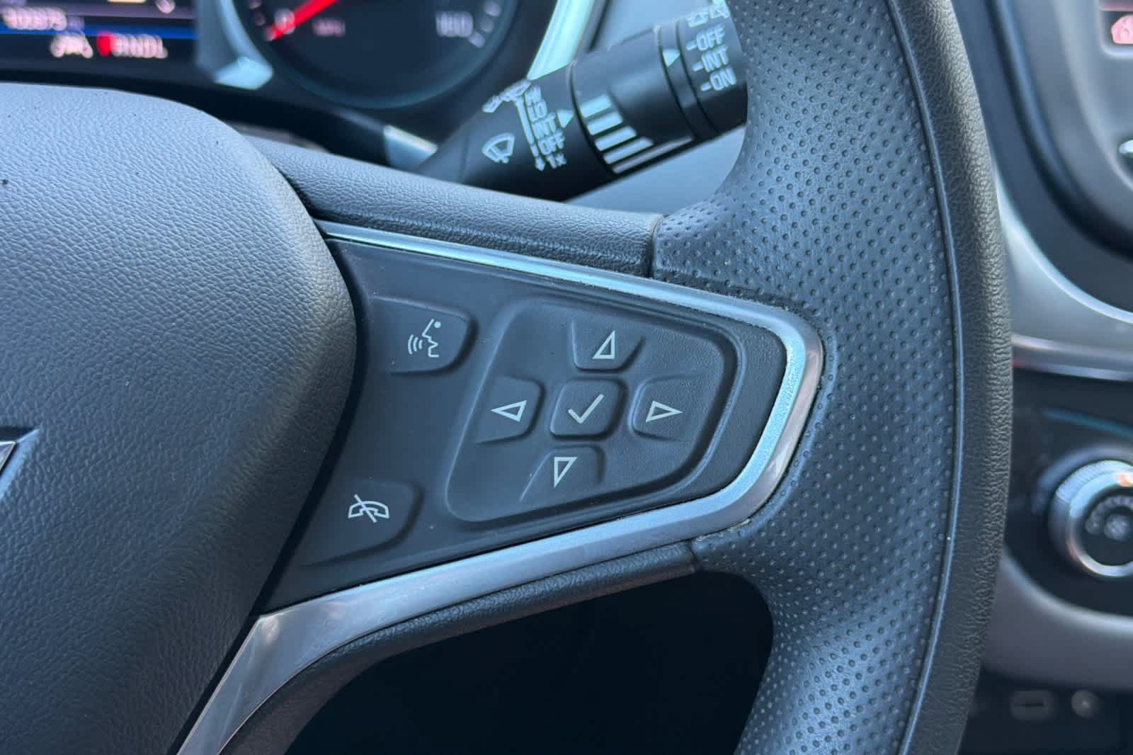 Used 2022 Chevrolet Equinox LT w/ LPO, Floor Liner Package FWD image 26