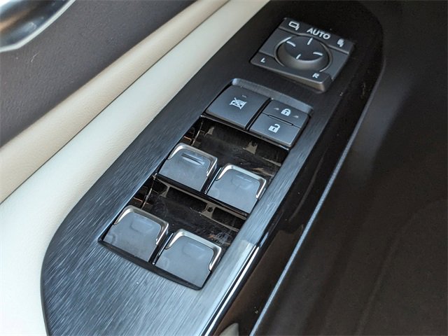 Certified 2025 Lexus ES 350 w/ Premium Package image 23