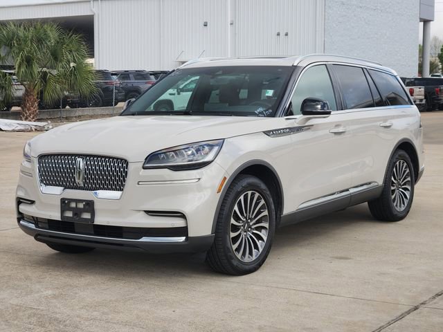 Used 2022 Lincoln Aviator Reserve w/ Elements Package Plus AWD/4WD image 3