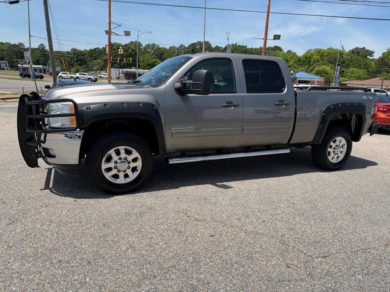 Used 2014 Chevrolet Silverado 2500 LT w/ Interior Plus Package AWD/4WD image 17