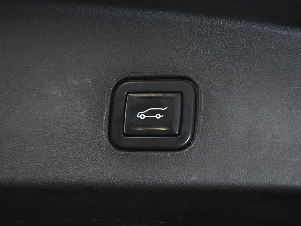 Used 2024 Cadillac Lyriq Luxury AWD/4WD image 55