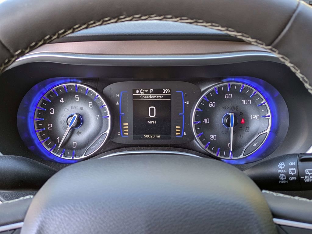 Used 2023 Chrysler Voyager LX image 29