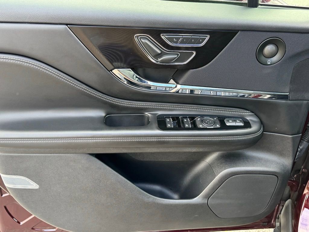 Used 2020 Lincoln Corsair Reserve w/ Equipment Group 201A image 24