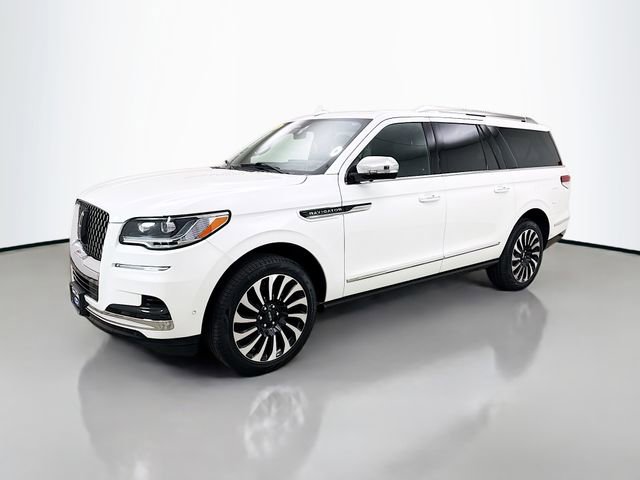 Used 2023 Lincoln Navigator L Black Label image 3
