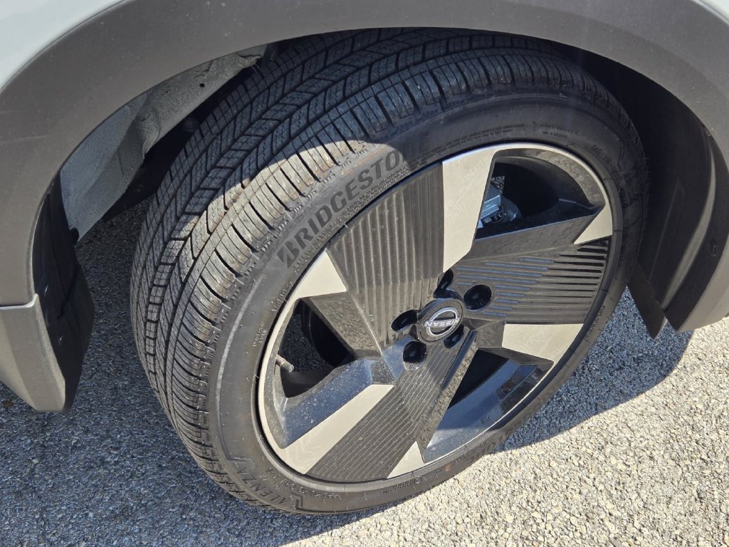 New 2026 Nissan Kicks SR w/ SR Premium Package FWD image 6