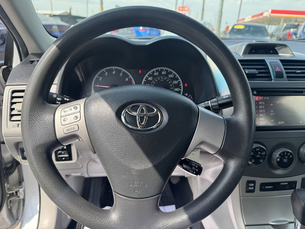Used 2013 Toyota Corolla LE image 25