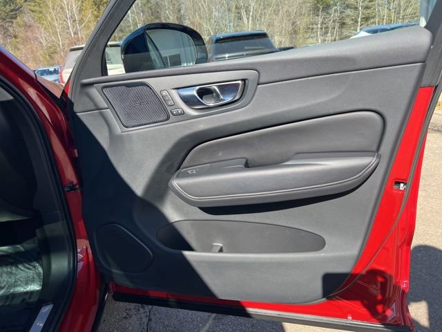 Certified 2023 Volvo XC60 B5 Ultimate w/ Climate Package image 16