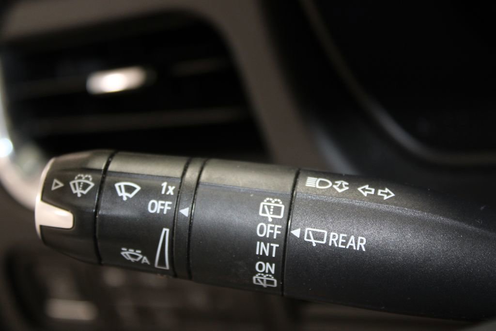 Used 2023 Chevrolet Suburban Premier image 43