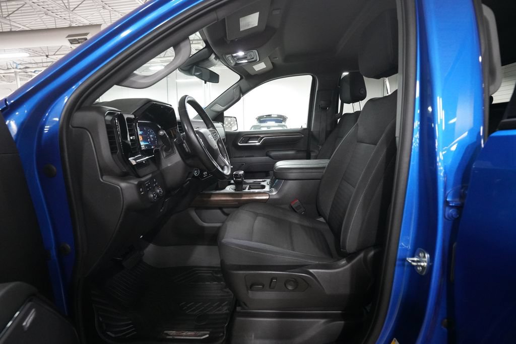 Used 2023 Chevrolet Silverado 1500 LT Trail Boss w/ Convenience Package II AWD/4WD image 7
