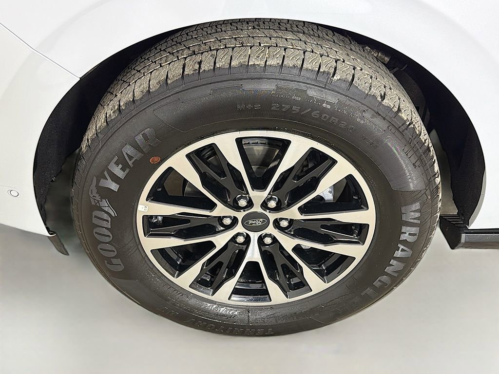 Used 2025 Ford Expedition Platinum AWD/4WD image 22