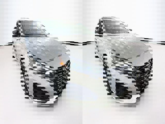 New 2025 Nissan Altima 2.5 SR image 3