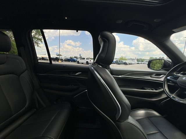 Used 2025 Jeep Grand Cherokee Overland w/ Adv Protech Group III AWD/4WD image 16
