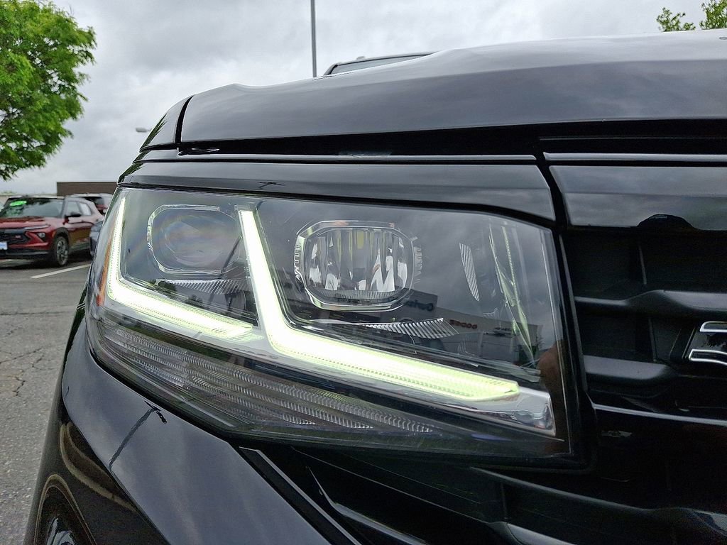 Used 2023 Volkswagen Atlas SEL R-Line AWD/4WD image 9